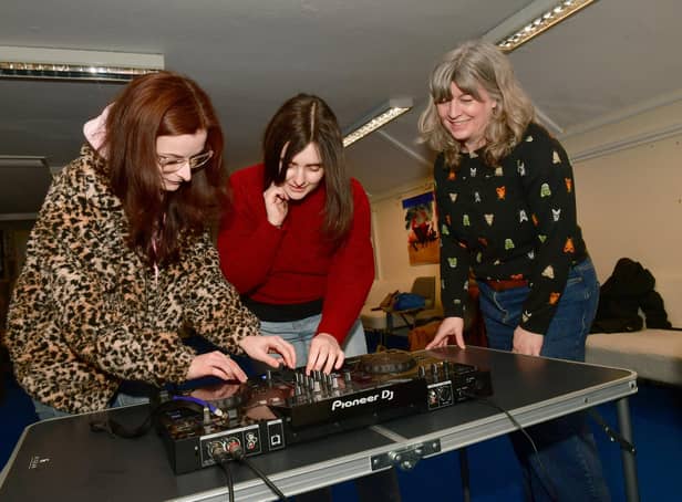 Esther Gravett and Sara Cunningham with workshop leader, Jo Roberts (right).