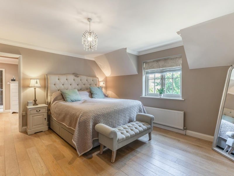 The principal bedroom.
