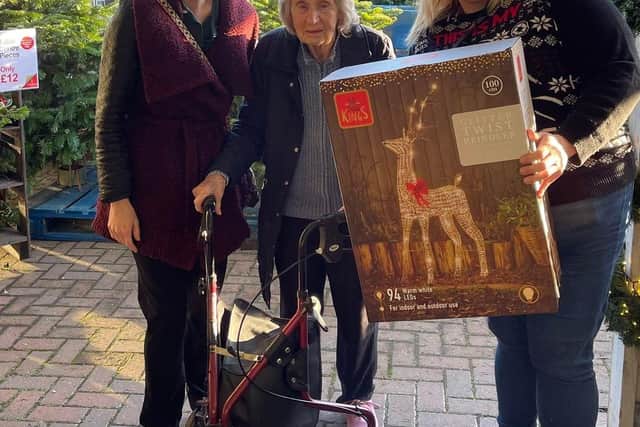 Horncastle Garden Centre brightens up Christmas for South Wold Care Home with reindeer giveaway