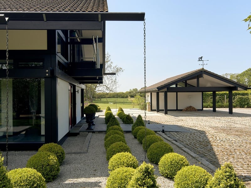 The carport.