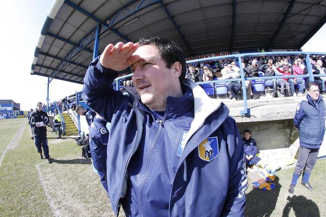 Mansfield manager Paul Cox prior to kick-off.