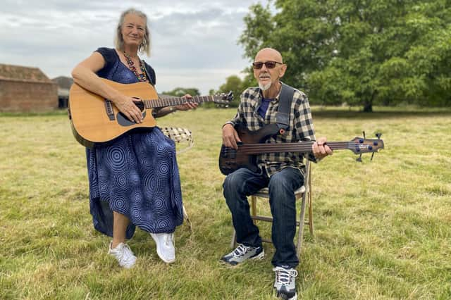 Musicians Ruth Bell and Bernie Booth.