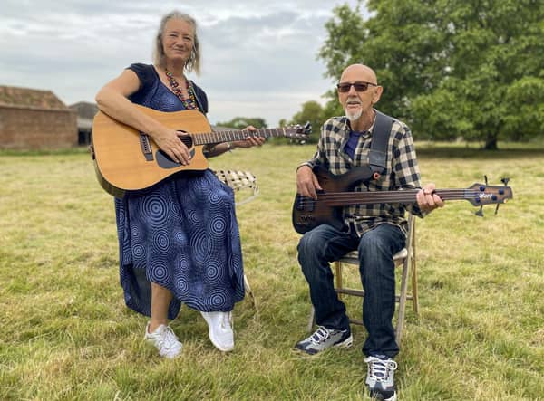 Musicians Ruth Bell and Bernie Booth.