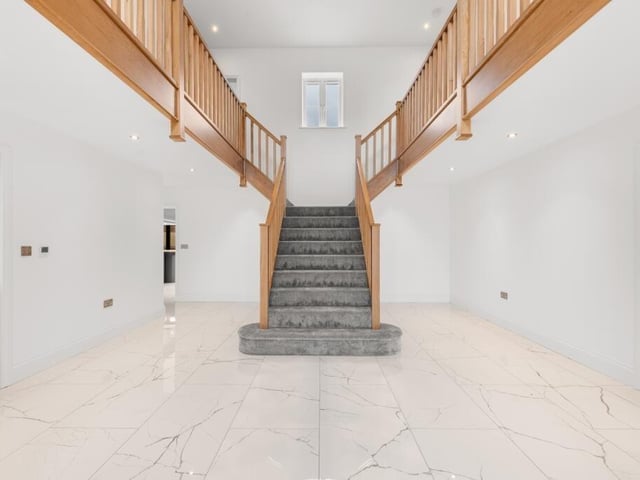 The entrance hall.