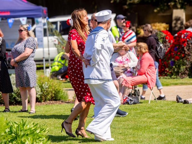 Take your partners for the 1940s dancing at the Skegness VE/VJ 80 Picnic in the Park.
