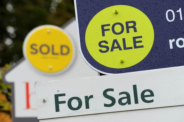 The average UK house price edged down to £295,000 in November 2022, from the previous month's record high of £296,000.