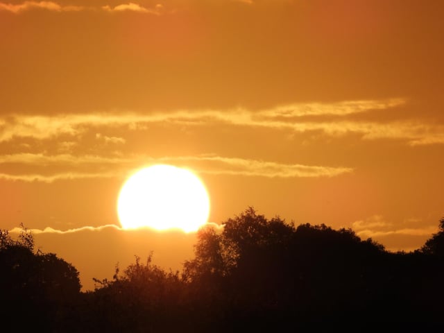 A cracking shot from regular contributor Ivan Dunstan showing a stunning Saturday morning sunrise above the area.