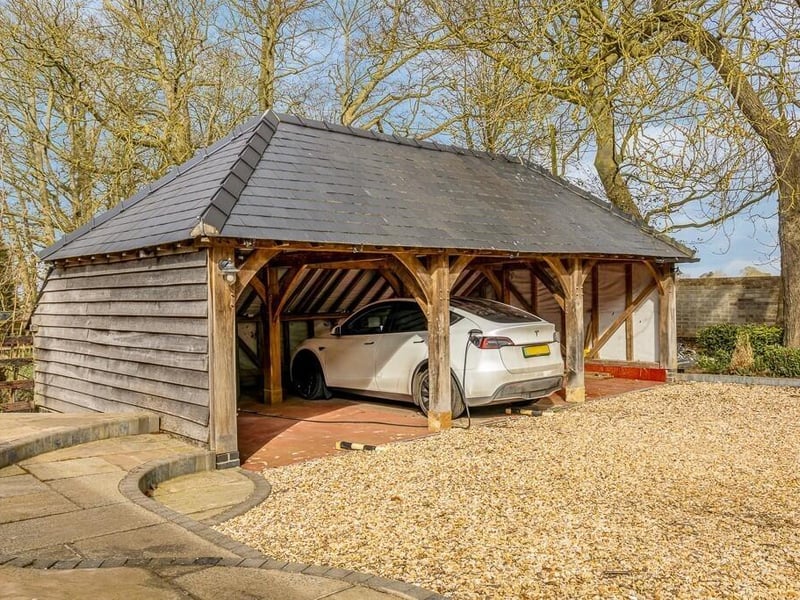 The open-ended garage.