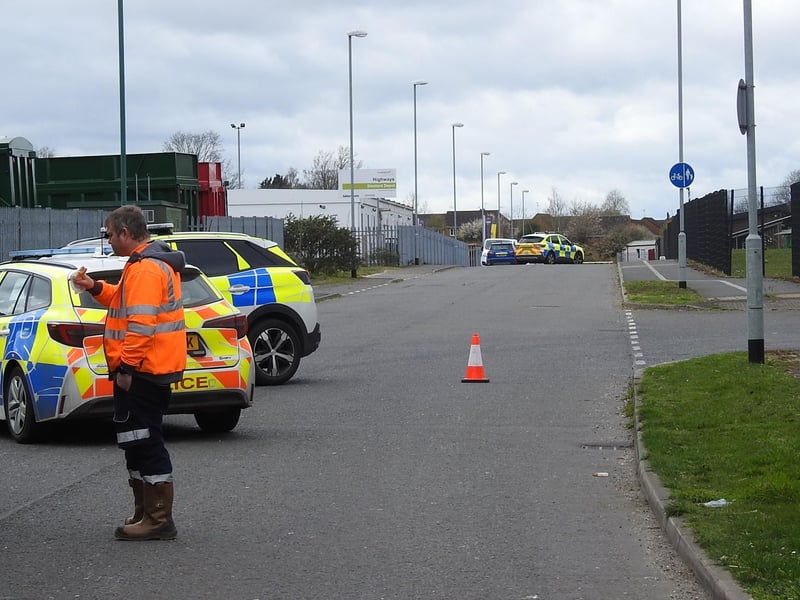 The police cordon on Pride Parkway, awaiting the EOD team.