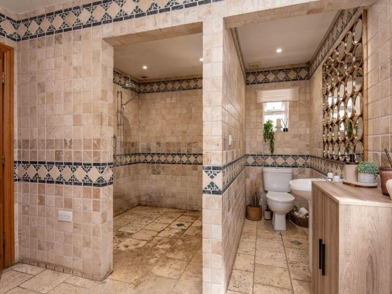 The shower room and WC.