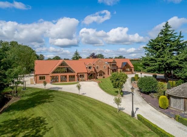 The property is called Pinewood and is on Beckingham Road in Walkeringham