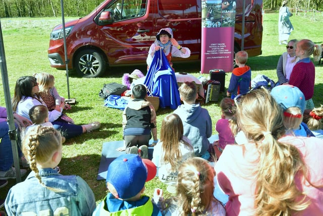 Storytelling with Rhubarb Theatre