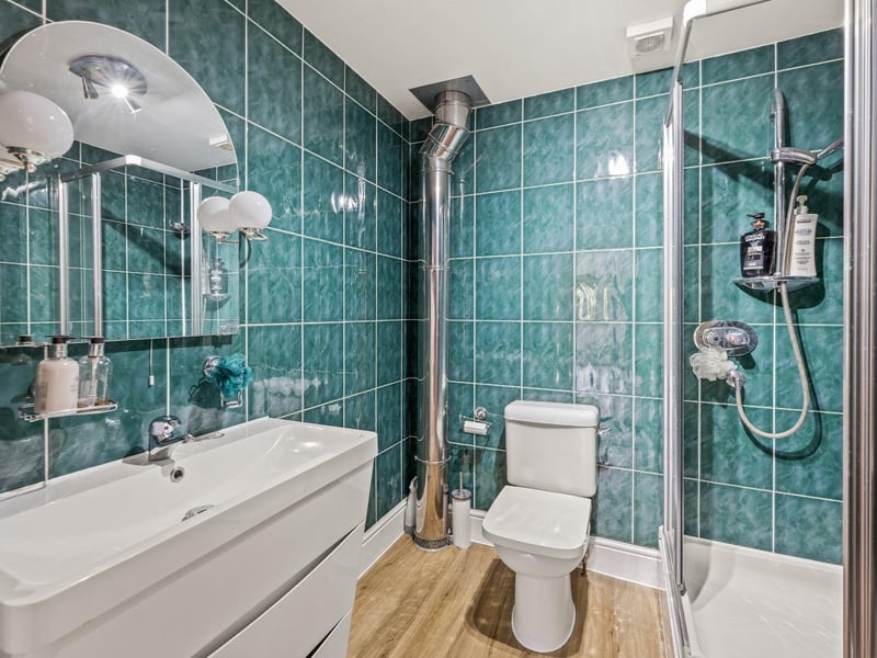 Another en suite room.