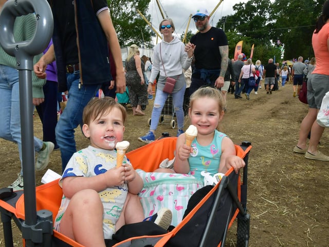 Henry Alexander-Jones 1 and Betsey Alexander-Jones 4 of Pinchbeck