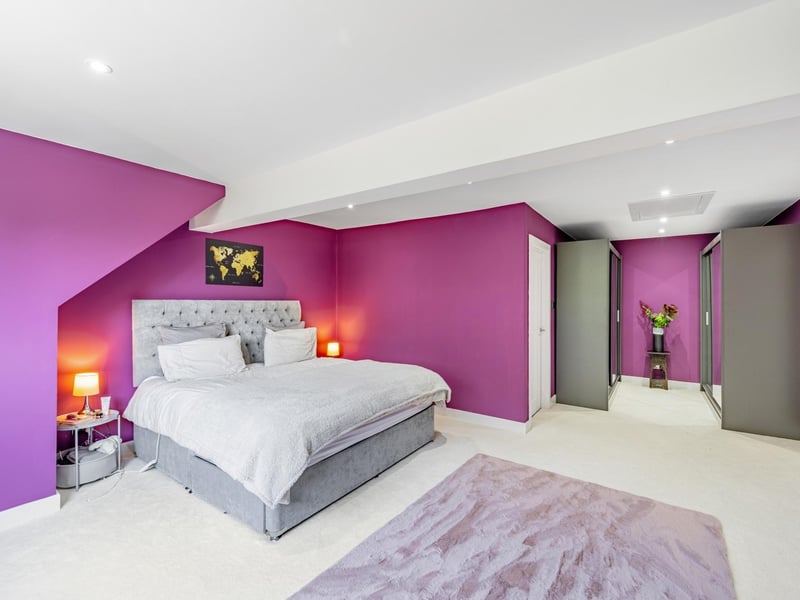 The principal bedroom.