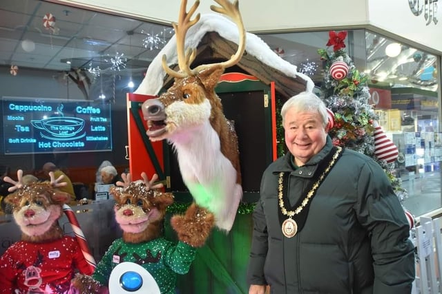Mayor of Skegness Coun Pete Barry enjoying the displays in the Hildreds Centre.