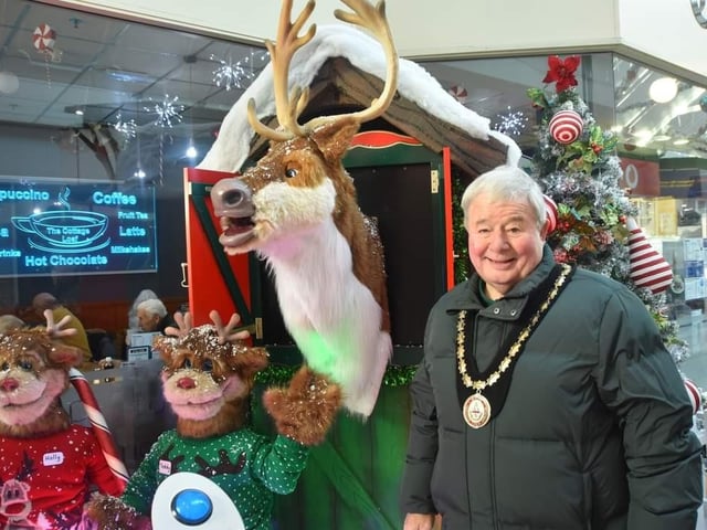 Mayor of Skegness Coun Pete Barry enjoying the displays in the Hildreds Centre.