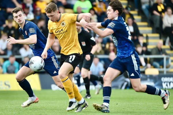 Boston United stayed in the play-off hunt with a draw at home to Scarborough.