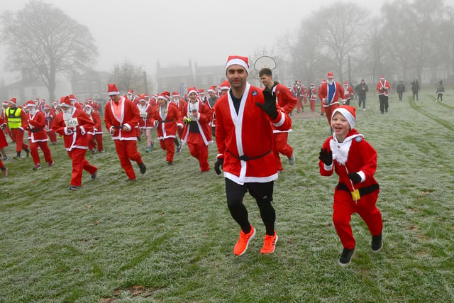 The Santas set off on their 5K run from Central Park.