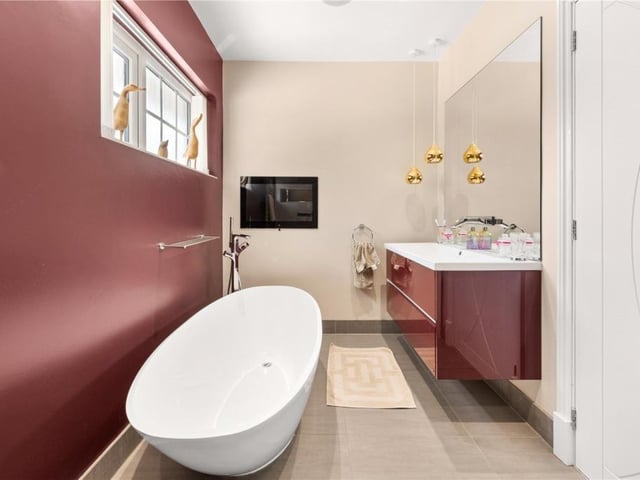 The family bathroom.