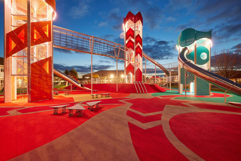 The exciting new playground further guarantees play by day and night – with illumination a huge consideration.