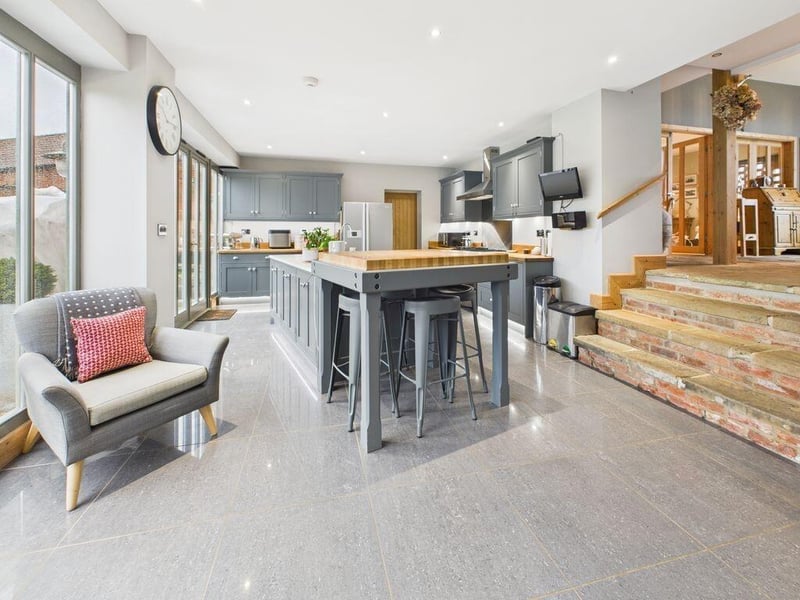 Another angle on the breakfast kitchen.