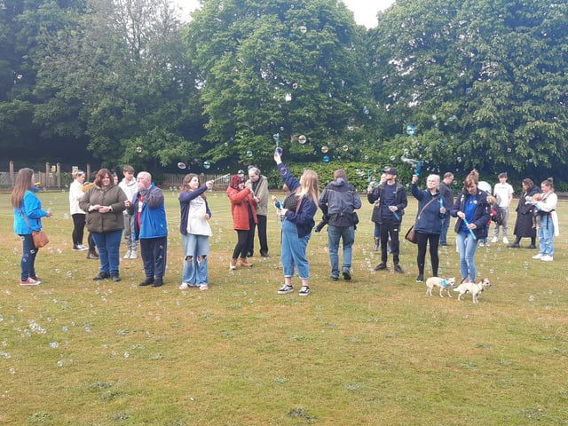 The bubble-blowing tribute to Bethany and DJ.