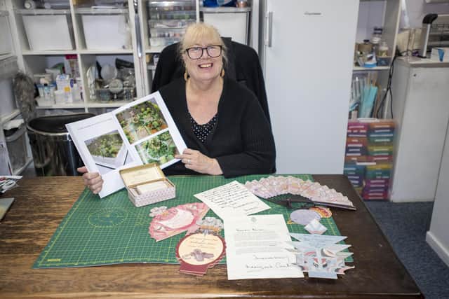 Dawn Blundell of Sophisticake with her Royal thanks you notes. Photo: Holly Parkinson Photography