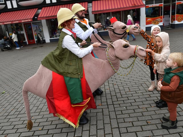 Safari So-Goody walkabout, meet L-R Edith Warne 6, Edie Simpkins 6 and Ralph Simpkins 2 of Sleaford