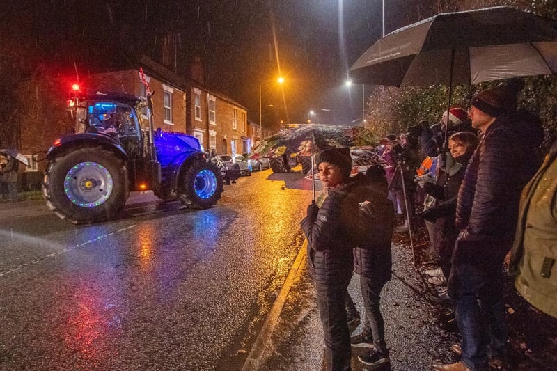 Louth Tractor Run sets off in the snow.