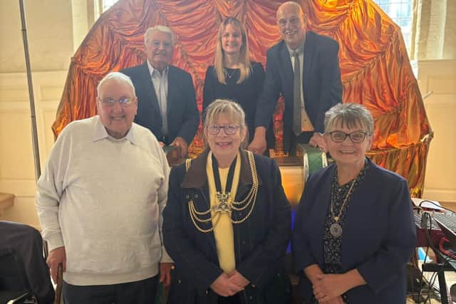 Image: From back L-R: Keith Feary, Cllr Sarah Sharpe, Steve Greenhough, front L-R: Brian Golland, Mayor, Cllr Helen Staples and Mayoress, Jennifer Oglesbee at the launch of the Dance again to Diggins Exhibition