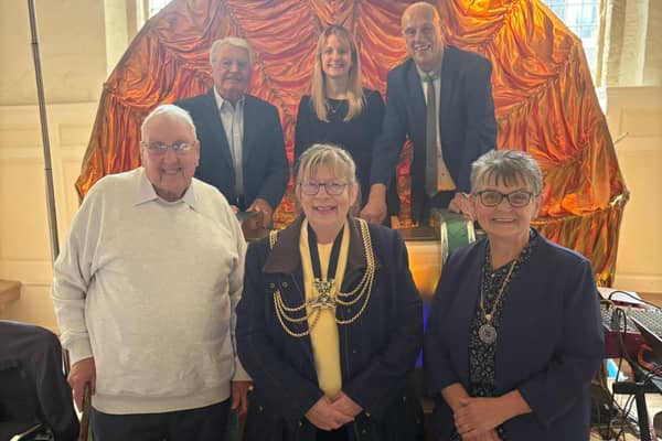 Image: From back L-R: Keith Feary, Cllr Sarah Sharpe, Steve Greenhough, front L-R: Brian Golland, Mayor, Cllr Helen Staples and Mayoress, Jennifer Oglesbee at the launch of the Dance again to Diggins Exhibition
