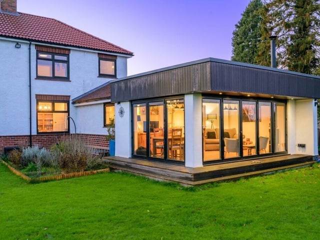 The garden room from the outside.