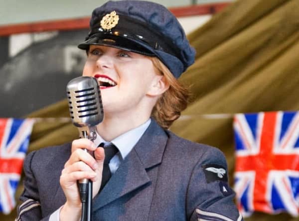 1940s vocalist Miss Sarah Jane will be singing at the Sleaford 1940s event.