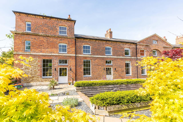 The courtyard garden of Walnut House.