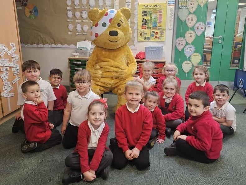 Hawthorn Tree School pupils with Pudsey.