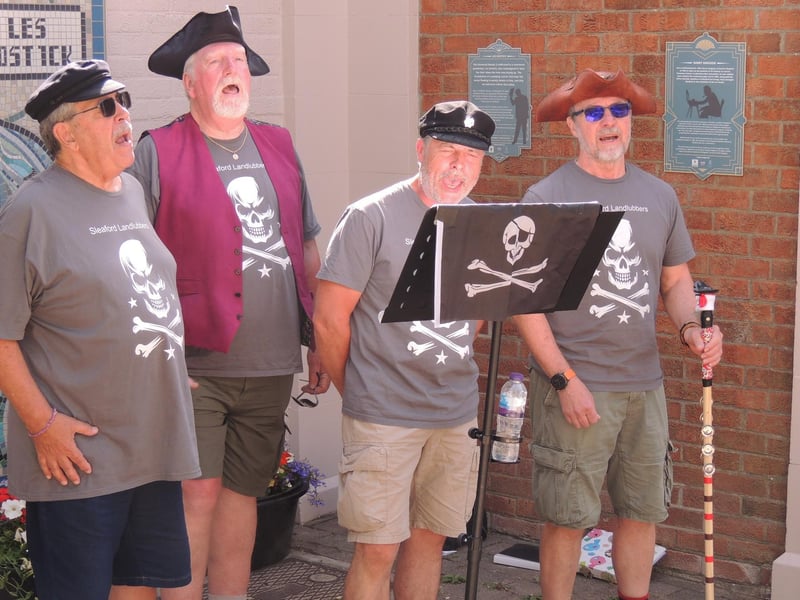 Sea shanties by Sleaford Landlubbers.