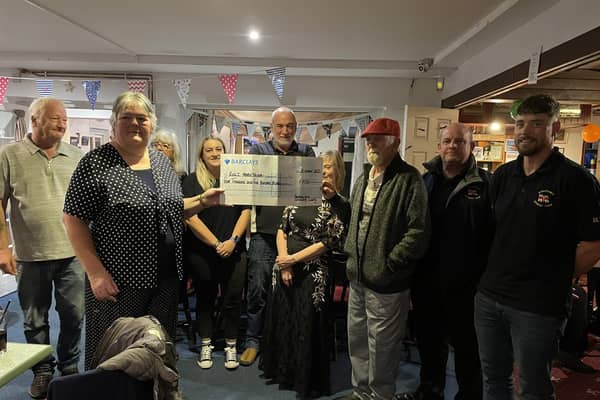 Anderby Tavern's presentation to the RNLI.