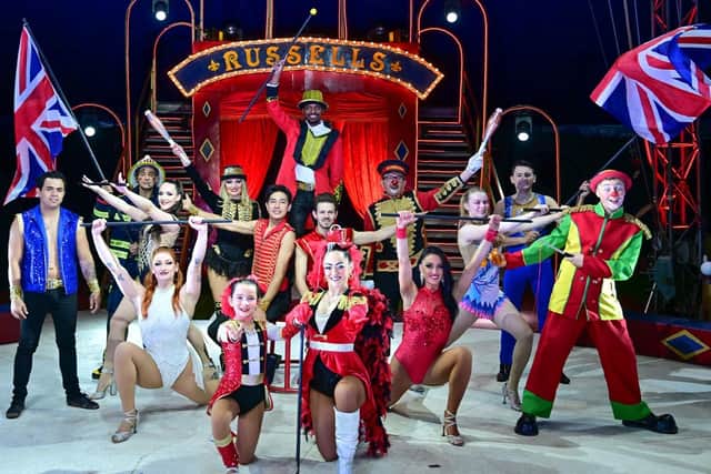 Russells International Circus full company. (Photo credit – Janet Buckle).