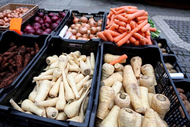 Generic shot of a fruit and veg stall at a farmers market in Richmond, Surry PRESS ASSOCIATION Photo. Picture date: Saturday November 24, 2007. Photo credit should read: Steve Parsons/PA Wire