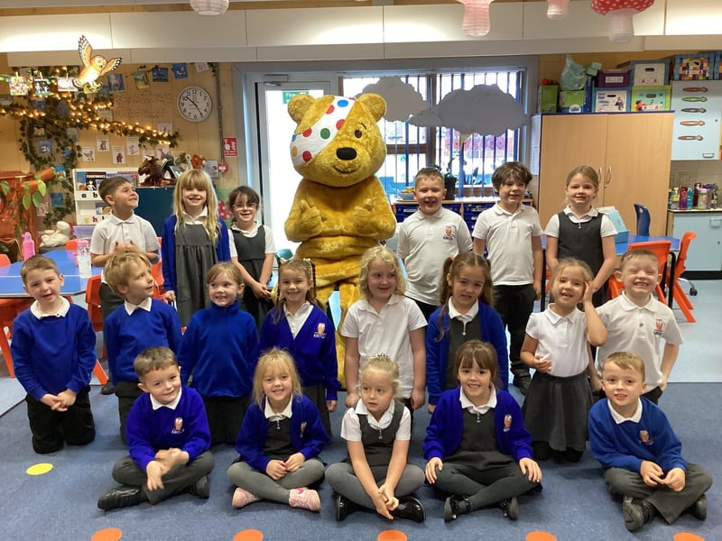 The Robins class with Pudsey.