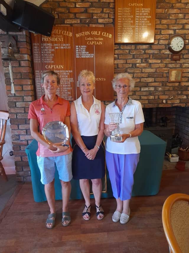 Ruth Simpson Ladies Champion with the Tray for Best Gross. To the left of Lynn Worthington (lady captain) is Val Simpson winner of Best nett.