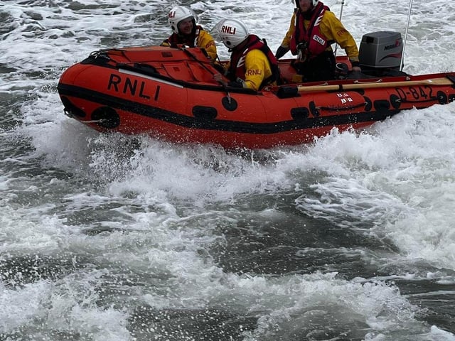 Spectators were treated to demonstrations by Lifeboat volunteers.