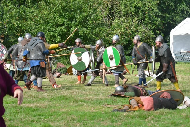 Vikings and Saxons do battle.
