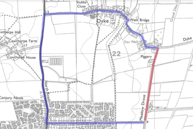 The planned closure (in red) and the diversions (in blue).