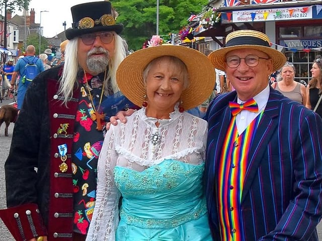 This trio brought a touch of colour and glamour to the occasion.
