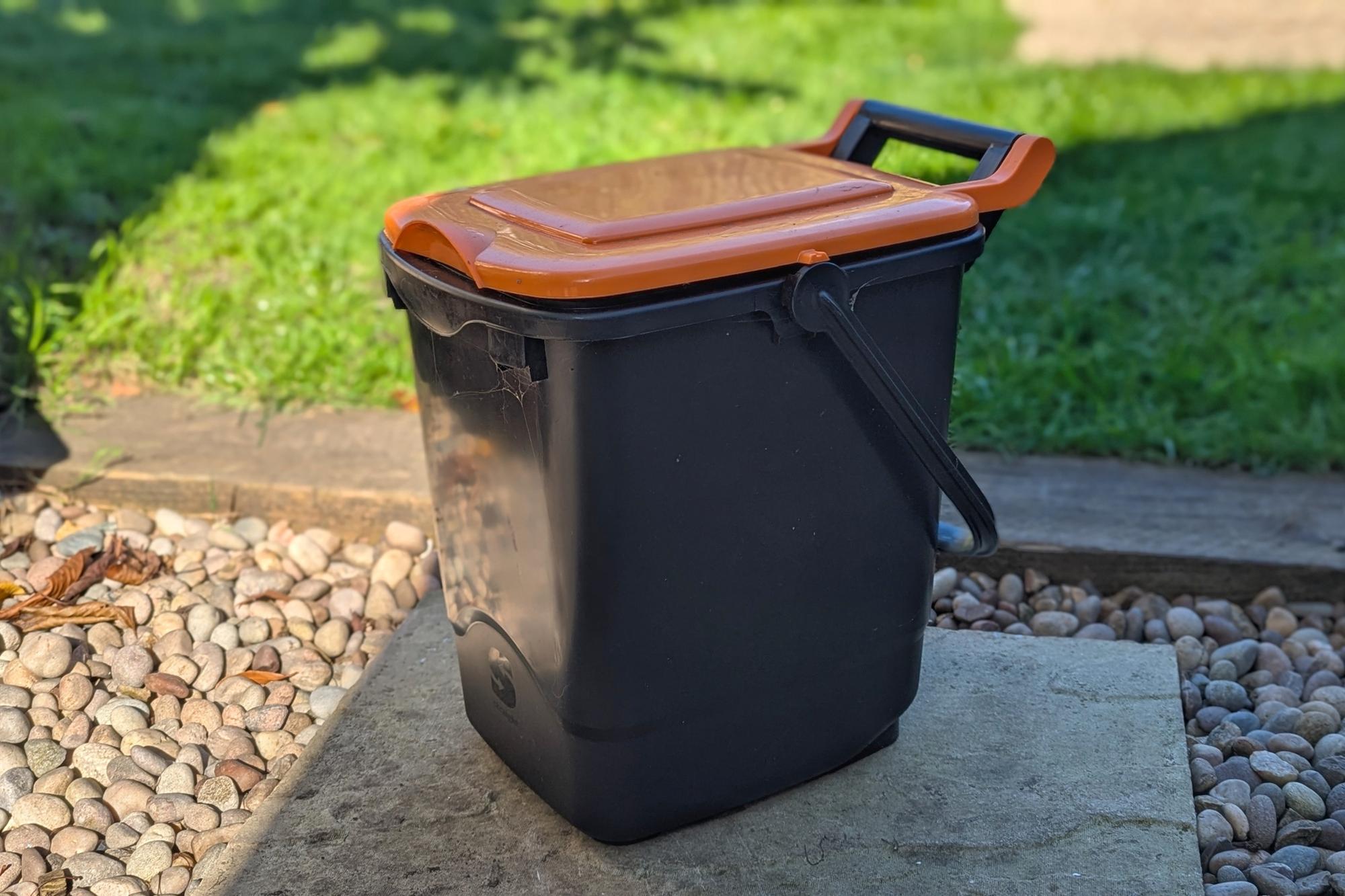 Households in East Lindsey reminded about launch of new food waste ...