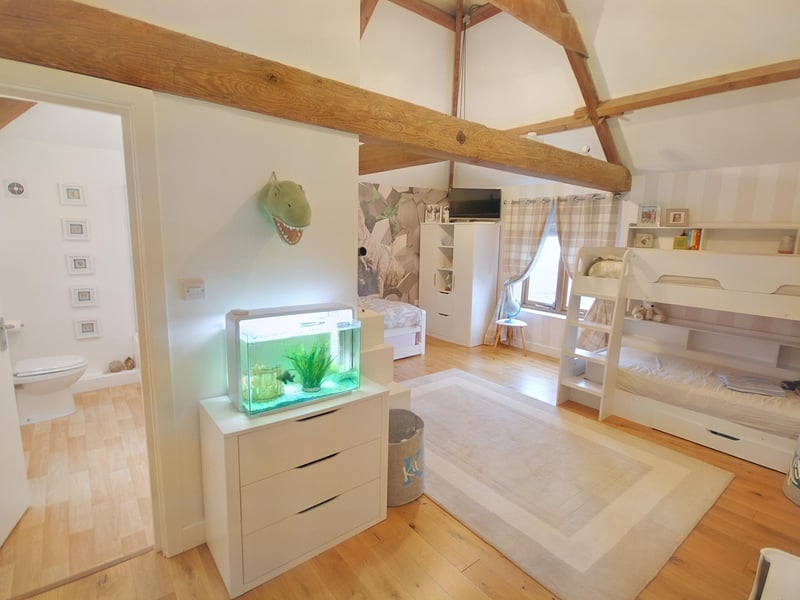 The other upstairs bedroom.