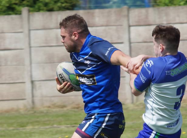 Lee Wilson in possession. Photo: Mark Cleaver.
