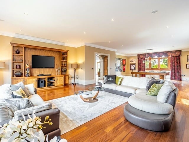 The lounge/games room.